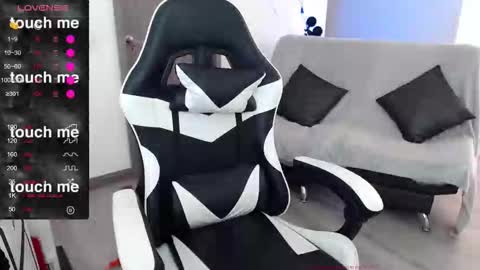 Snapshot of little_amy__ chatting on 11.25.25 Amelie online show from 11.25.25