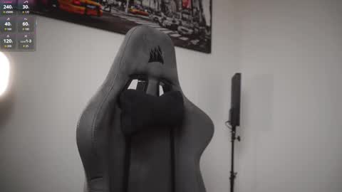 Snapshot of little_eli chatting on 11.20.25 Help me reach 100 likes online show from 11.20.25