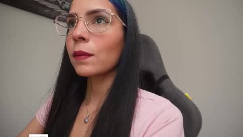 Snapshot of little_eli chatting on 01.18.26 Help me reach 100 likes online show from 01.18.26