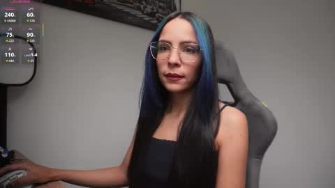 Snapshot of little_eli chatting on 02.07.26 Help me reach 100 likes online show from 02.07.26