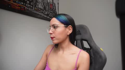 Snapshot of little_eli chatting on 02.12.26 Help me reach 100 likes online show from 02.12.26