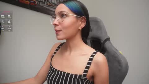 Snapshot of little_eli chatting on 02.17.26 Help me reach 100 likes online show from 02.17.26