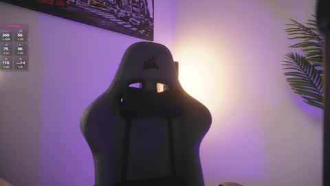 Snapshot of little_eli chatting on 02.20.26 Help me reach 100 likes online show from 02.20.26