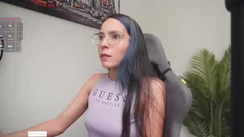 Snapshot of little_eli chatting on 03.17.26 Help me reach 100 likes online show from 03.17.26