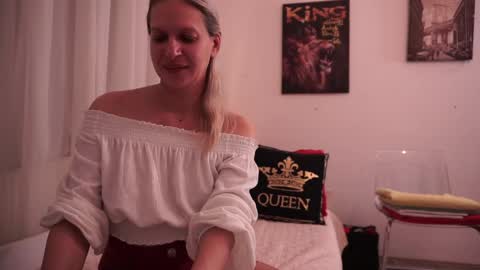 Snapshot of little_heart_andreea chatting on 01.28.25 little_heart_andreea online show from 01.28.25