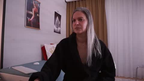 Snapshot of little_heart_andreea chatting on 11.04.25 little_heart_andreea online show from 11.04.25