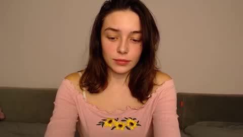 Snapshot of little_mia__ chatting on 12.13.25 Mia Im online every day 1530 PM in New York 2030 PM in London online show from 12.13.25