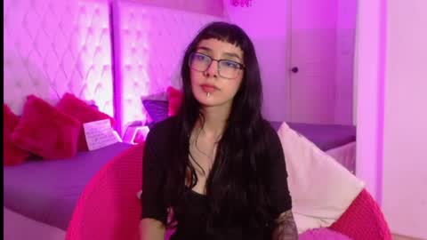 Snapshot of little_paulette chatting on 05.27.26 Paulette online show from 05.27.26
