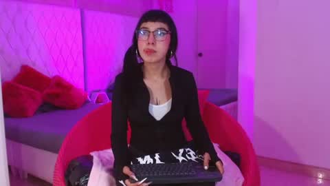 Snapshot of little_paulette chatting on 06.14.26 Paulette online show from 06.14.26