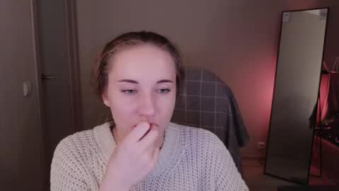 little_pretty_woman online show from 10.22.25