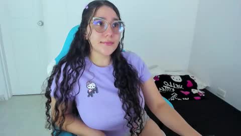 Snapshot of little_sparkles_0f_l0v3 chatting on 11.26.25 Laire online show from 11.26.25