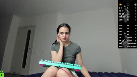Snapshot of littleashleyy chatting on 05.25.26 littleashleyy online show from 05.25.26