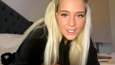 Snapshot of littleblonde010 chatting on 02.07.26 Littleblonde010 online show from 02.07.26