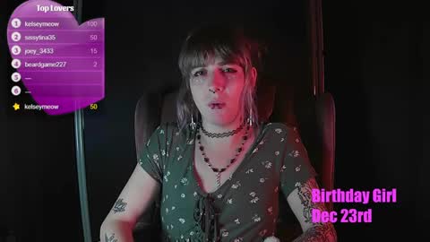 Gwen online show from 12.18.24