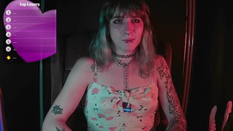 Gwen online show from 12.27.24