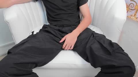 Snapshot of littledanny_ chatting on 11.21.25 DANNY online show from 11.21.25