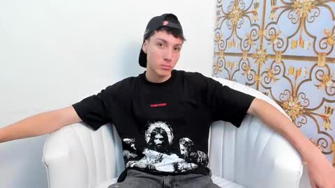 Snapshot of littledanny_ chatting on 01.05.26 DANNY online show from 01.05.26