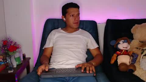 Snapshot of littledicklatin chatting on 07.08.26 Manu online show from 07.08.26