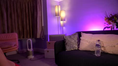 Emily Hill online show from 01.13.25