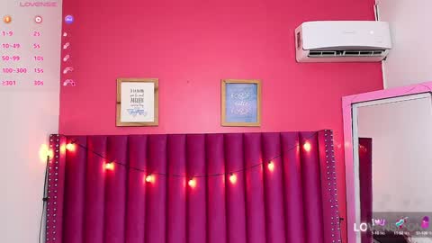 Snapshot of littlee_emilyy_ chatting on 01.24.25 Emily online show from 01.24.25