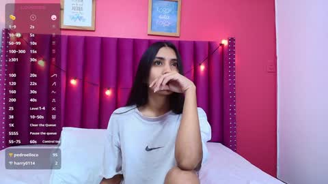 Snapshot of littlee_emilyy_ chatting on 01.28.25 Emily online show from 01.28.25