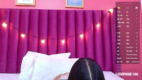 Snapshot of littlee_emilyy_ chatting on 01.28.25 Emily online show from 01.28.25