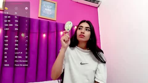 Snapshot of littlee_emilyy_ chatting on 02.22.25 Emily online show from 02.22.25