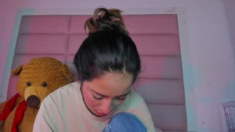 littlee_emma_ online show from 12.23.25