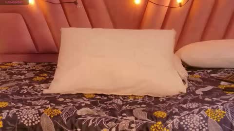 Snapshot of littleebonymommy chatting on 01.15.26 Tania online show from 01.15.26