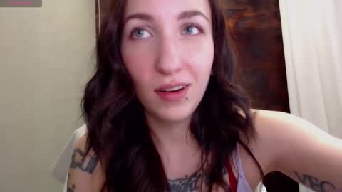 Snapshot of littlehanna1 chatting on 02.06.26 babywillsmile online show from 02.06.26