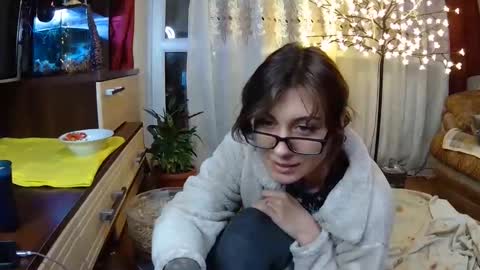 Snapshot of littlehappines chatting on 10.26.25 littlehappines online show from 10.26.25