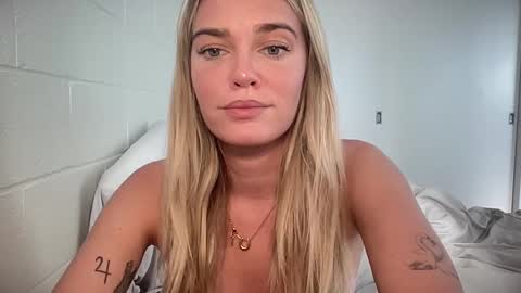 Marciabrady online show from 02.14.25