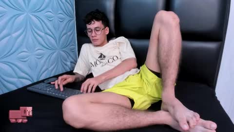 Snapshot of littlemax23 chatting on 10.08.25 MAX online show from 10.08.25