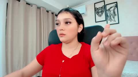 Snapshot of littlemolly_pregnant chatting on 12.16.25 Sarahs Room online show from 12.16.25