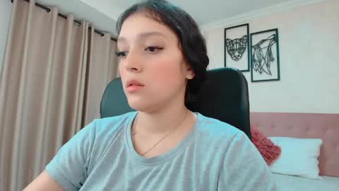 Sarahs Room online show from 05.22.26