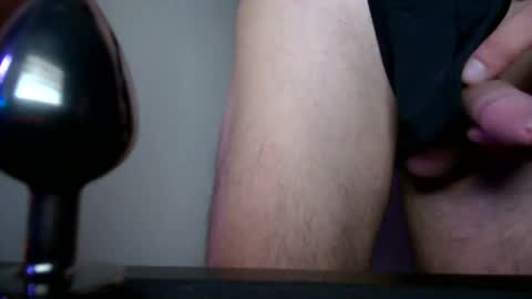 Snapshot of littleprincegotkinky chatting on 10.04.25 yettobebroken online show from 10.04.25