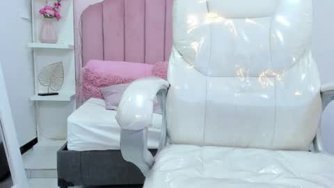 Snapshot of littlesofii chatting on 10.01.25  sofii  online show from 10.01.25