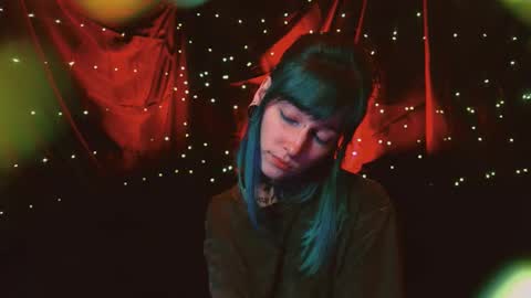 Niki  free tg channel with some photos gifs and info about streams  online show from 11.02.25