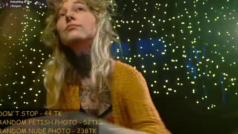 Niki  free tg channel with some photos gifs and info about streams  online show from 05.09.26