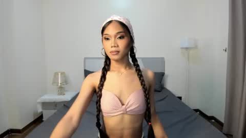 Snapshot of litzy_perez chatting on 06.14.26 litzy_perez online show from 06.14.26