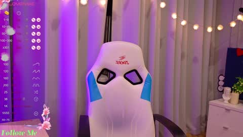 Snapshot of liv_fay chatting on 02.04.25 Liv 3 online show from 02.04.25