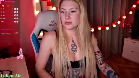 Snapshot of liv_fay chatting on 02.15.25 Liv 3 online show from 02.15.25