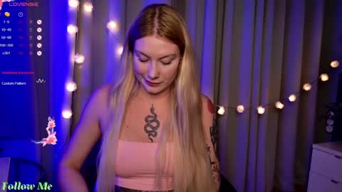 Snapshot of liv_fay chatting on 02.19.25 Liv 3 online show from 02.19.25