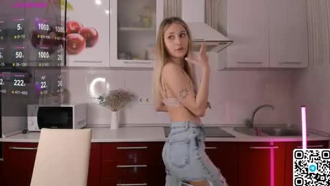 My name is Livy Nice to meet you  Thumbs up please its important online show from 05.04.26
