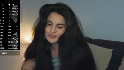 Snapshot of liz_devine chatting on 12.17.24 liz online show from 12.17.24