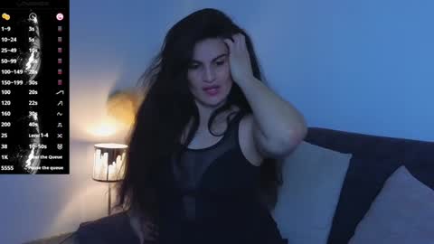 Snapshot of liz_devine chatting on 12.18.24 liz online show from 12.18.24