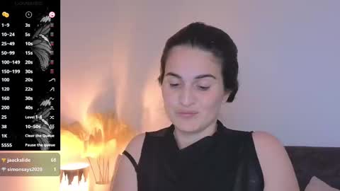 Snapshot of liz_devine chatting on 02.10.25 liz online show from 02.10.25