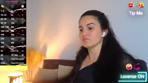 Snapshot of liz_devine chatting on 03.04.25 liz online show from 03.04.25