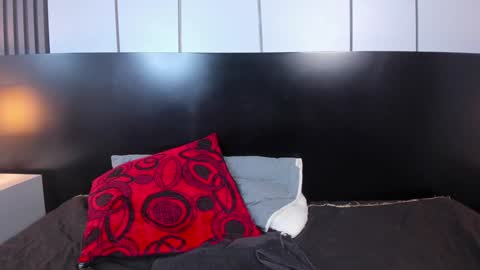 Liz  online show from 02.03.25