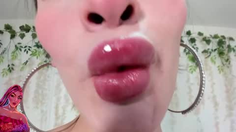 Snapshot of liz_lunaa chatting on 05.07.26 Liz Luna online show from 05.07.26